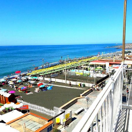 Waterfront Apt Ladispoli Ngoại thất bức ảnh