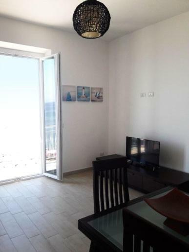Waterfront Apt Ladispoli Ngoại thất bức ảnh