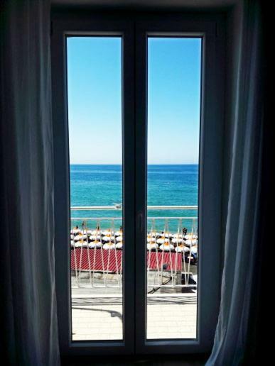 Waterfront Apt Ladispoli Ngoại thất bức ảnh