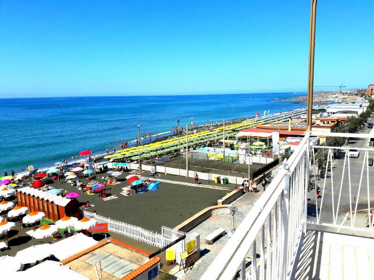 Waterfront Apt Ladispoli Ngoại thất bức ảnh